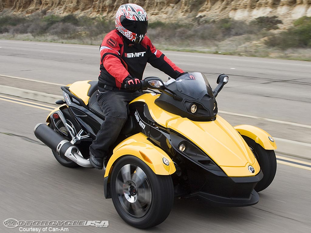 款庞巴迪Spyder摩托车图片1
