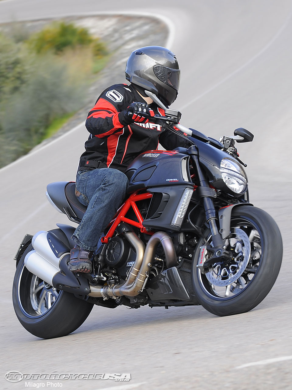 款杜卡迪Diavel Carbon摩托车图片4