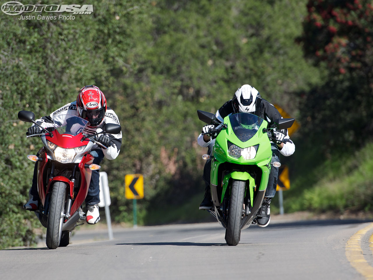2011款川崎Ninja 250R摩托车图片2