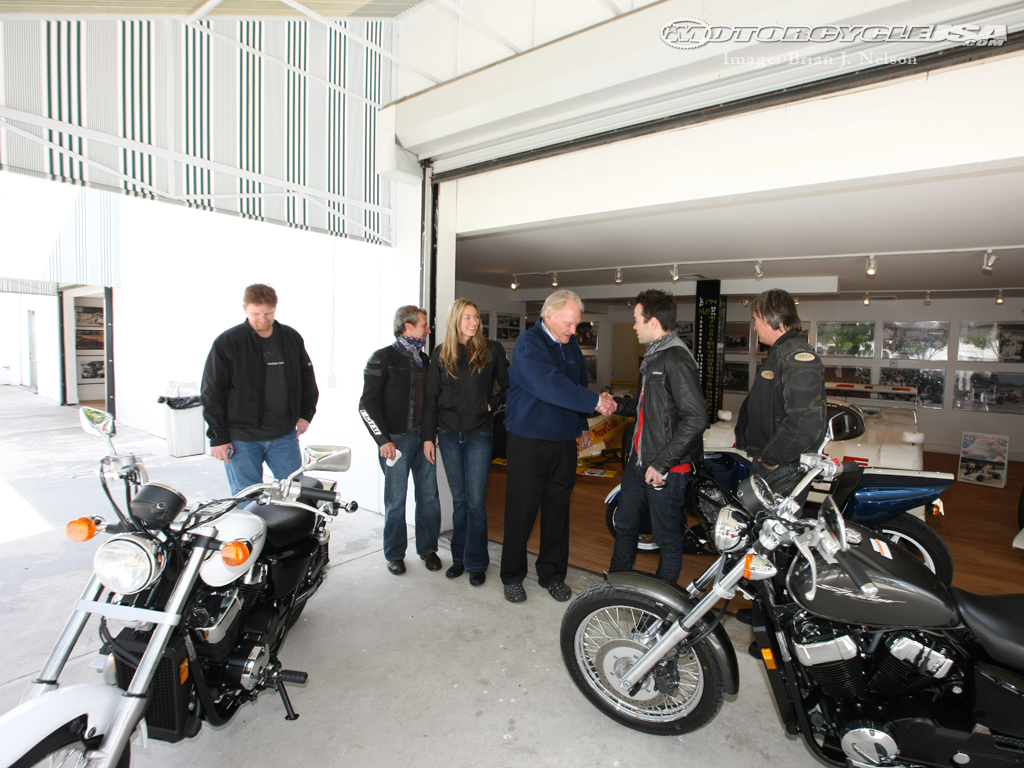 2010款本田Shadow RS摩托车图片2