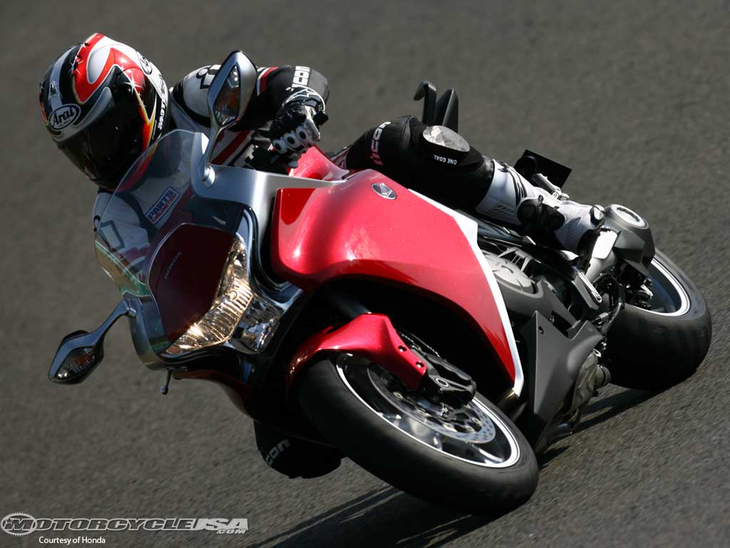款本田VFR1200F摩托车图片2
