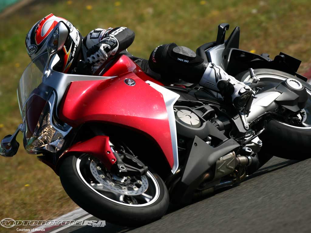 款本田VFR1200F摩托车图片3