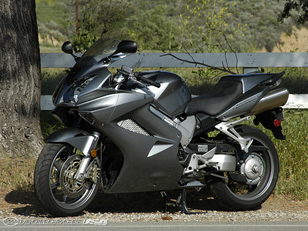 2008款本田Interceptor 800摩托车图片1