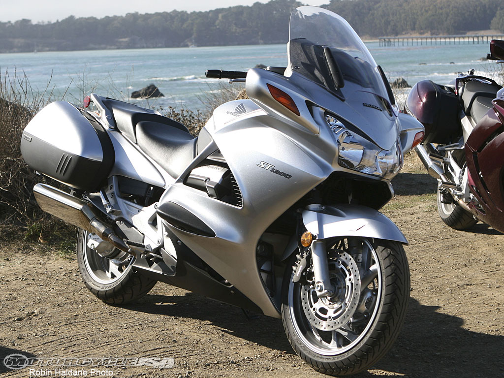 款本田ST1300A ABS摩托车图片2