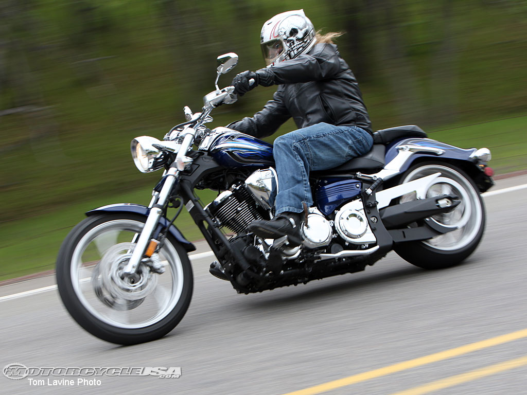 2009款铃木M109R摩托车图片3