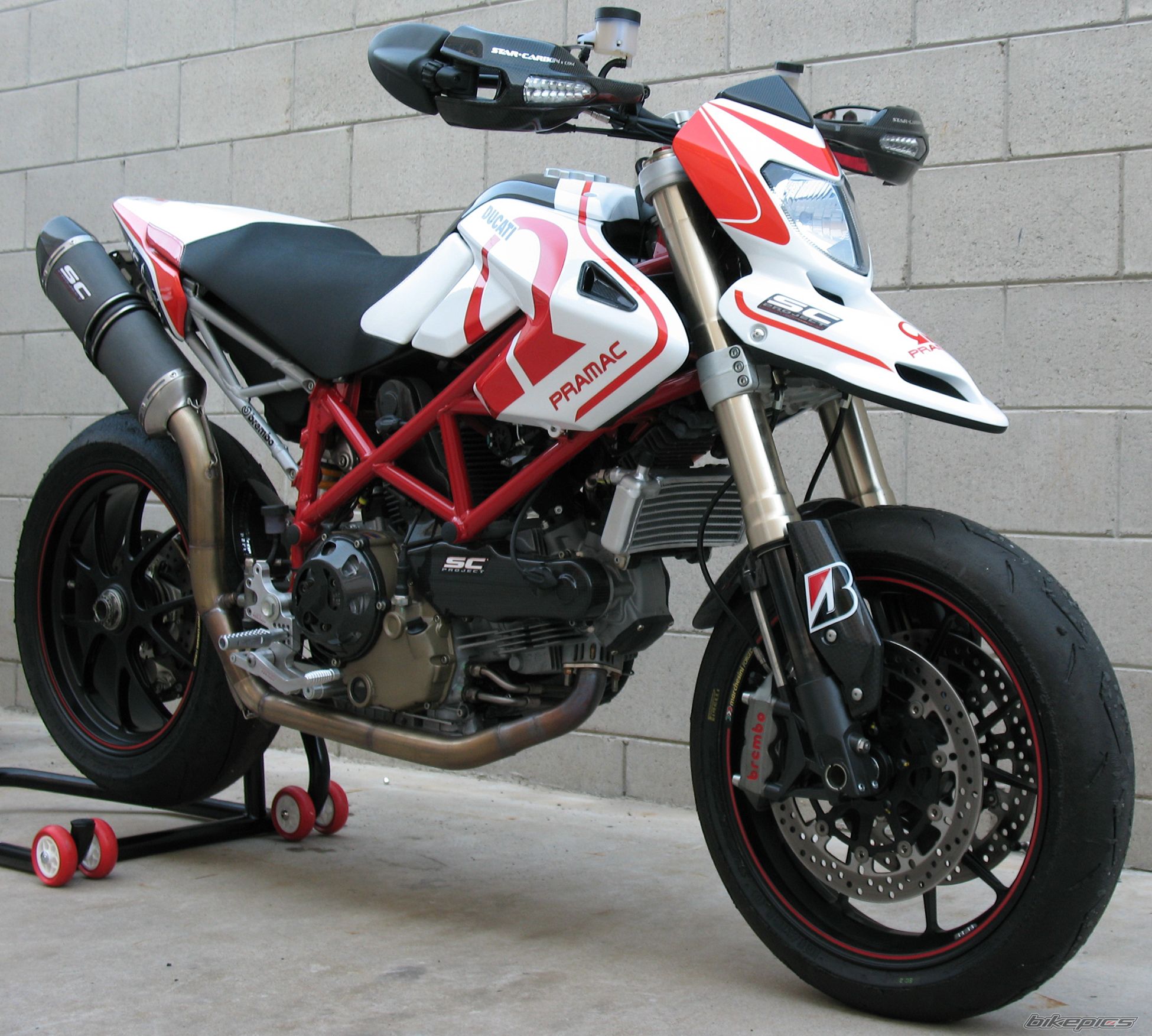 款杜卡迪Hypermotard 1100 S摩托车图片4