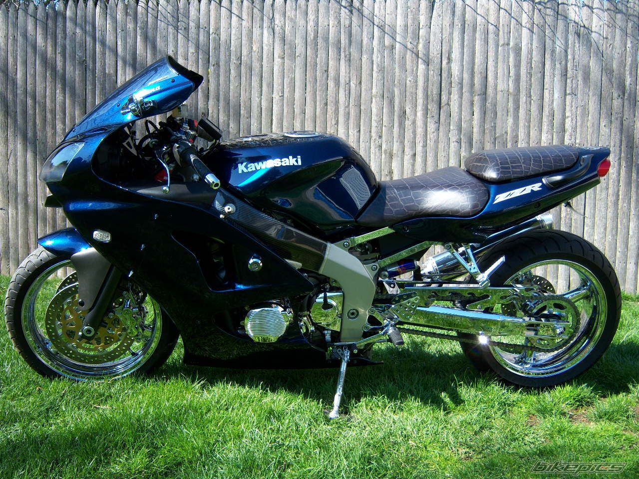 2005款川崎ZZR600摩托车图片4