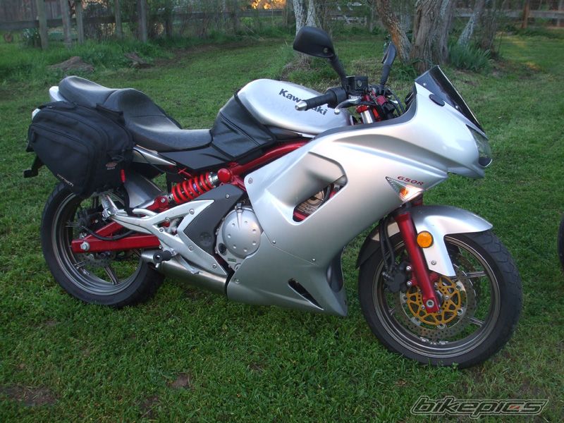 2006款川崎Ninja 650R摩托车图片2