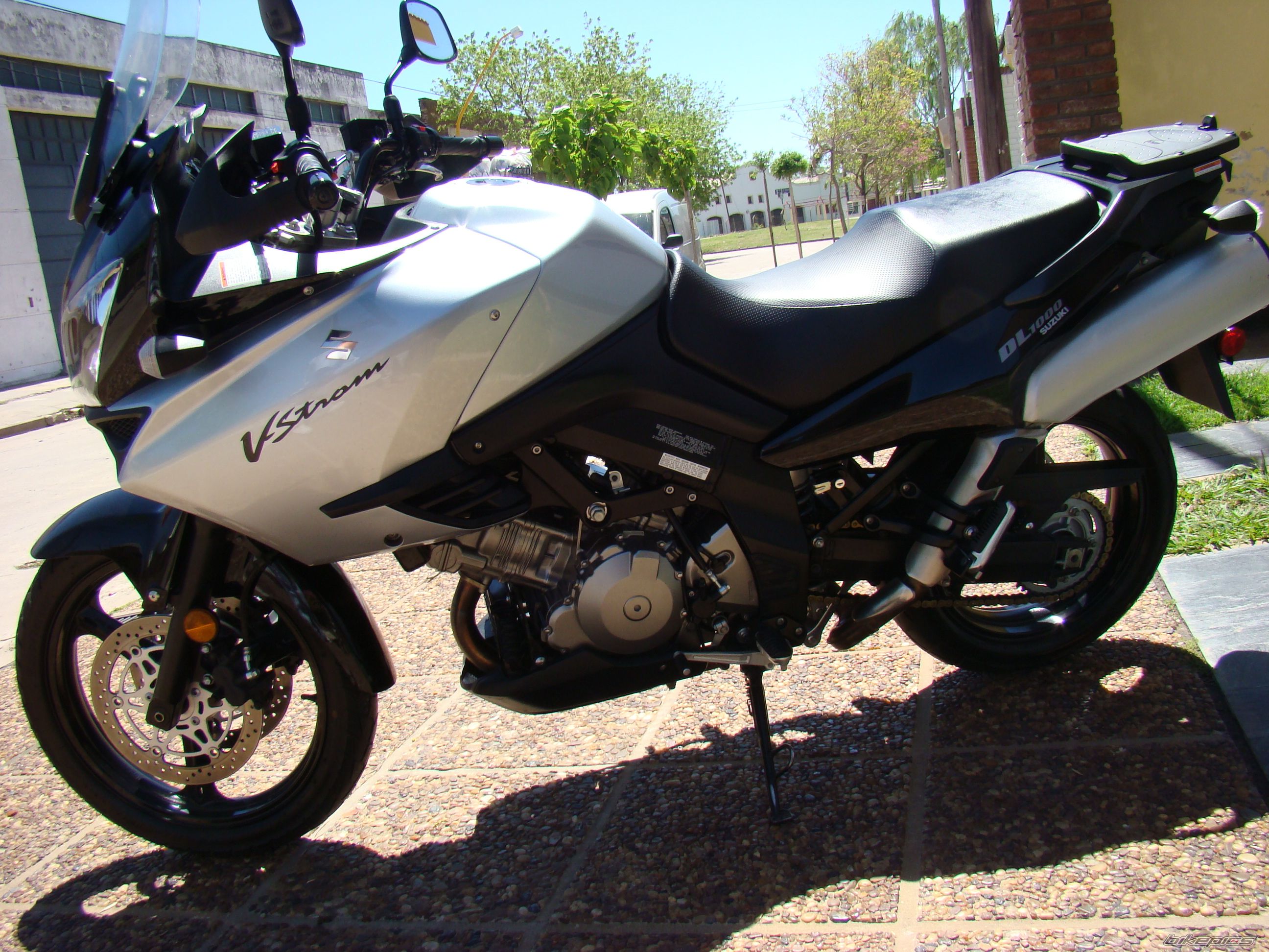 2008款铃木V-Strom 1000摩托车图片1