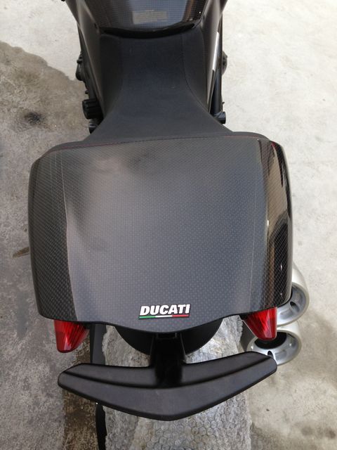 2012全新杜卡迪魔鬼碳迁版 Ducati Diavel Carbon Diavel Carbon图片 2
