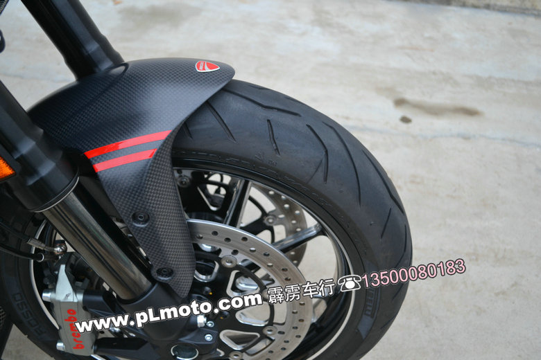 11年杜卡迪大鬼-红碳钎Ducati DIAVEL 霹雳车行2012.21现货 Diavel图片 2