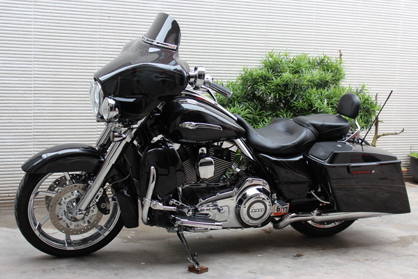 2012款HARLEY-DAVIDSON 限量版 尖叫老鹰电子油门街道滑翔 110CI 黑色 图片 2