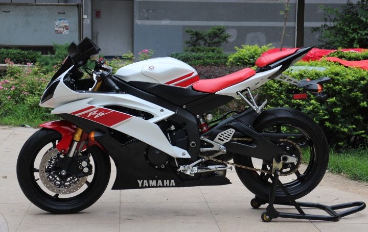 款雅马哈YZF-R6摩托车图片1
